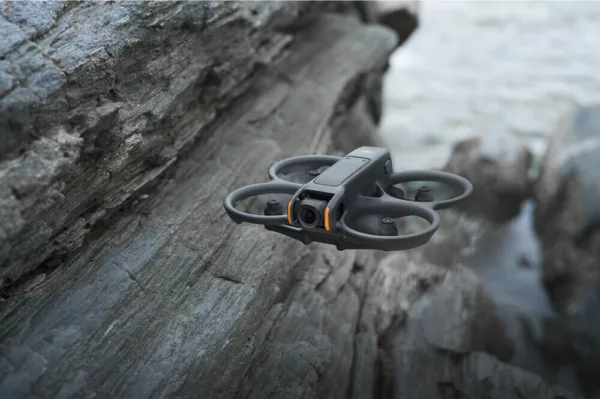 Dji DJAV22 Avata 2 Combo Drohne - grau – Bild 5